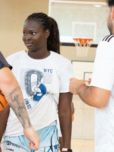 AMINATA SANGARÉ
